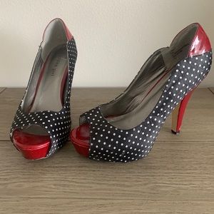 Madden pin up girl sexy polka dot red navy heel